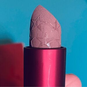 Jeffree Star Velvet Trap matte lipstick